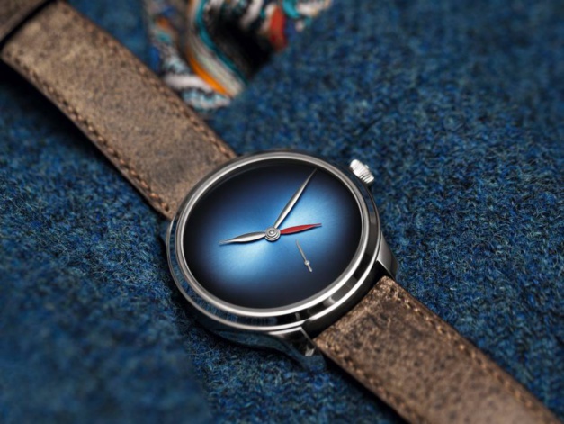 Moser Endeavour Dual Time Concept