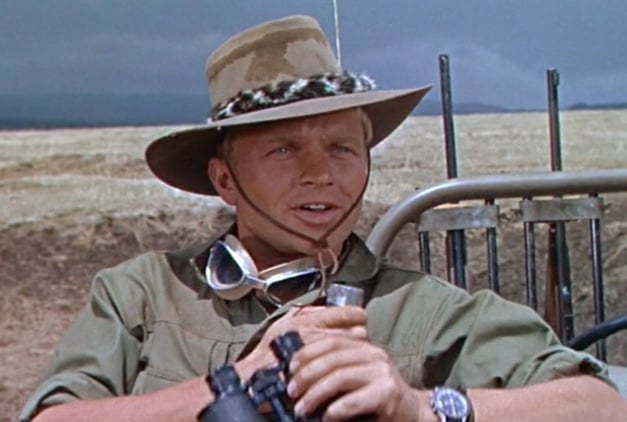 Hatari : Hardy Kruger porte une Omega Speedmaster Hatari : Hardy Kruger porte une Omega Speedmaster