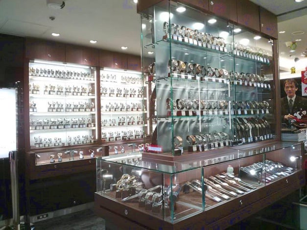 Nakano Broadway, le paradis tokyoïte de la montre d'occase Nakano Broadway, le paradis tokyoïte de la montre d'occase