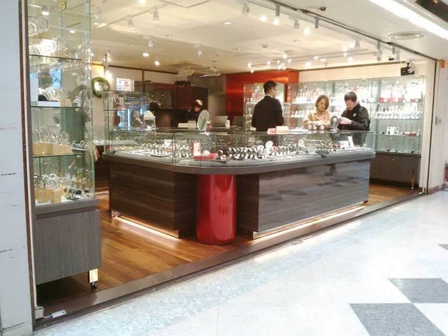 Nakano Broadway, le paradis tokyoïte de la montre d'occase Nakano Broadway, le paradis tokyoïte de la montre d'occase