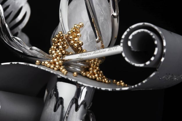 Chopard réalise l'épée de l'académicien Andreï Makine Chopard réalise l'épée de l'académicien Andreï Makine