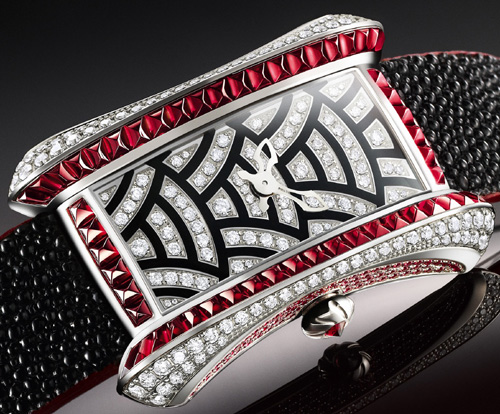 Carl F. Bucherer : Alacria Diva Gothic, le mariage du scintillant et de l’architecture gothique Carl F. Bucherer : Alacria Diva Gothic, le mariage du scintillant et de l’architecture gothique