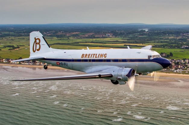 Breitling : son DC-3 embarque une Navitimer au tour du monde Breitling : son DC-3 embarque une Navitimer au tour du monde