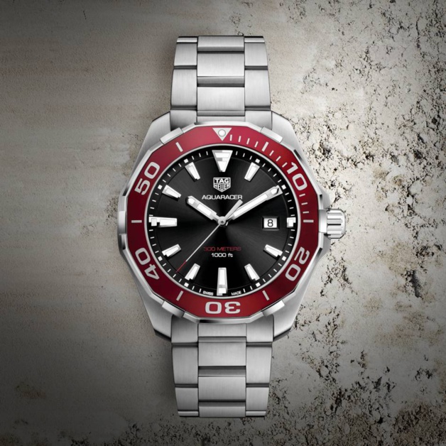 Aquaracer 300 mètres 43 mm : lunette alu et calibre quartz Aquaracer 300 mètres 43 mm : lunette alu et calibre quartz