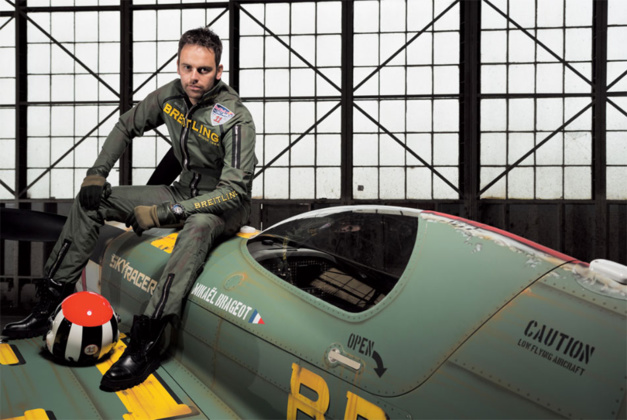 Championnat Red Bull Air Race : Mike Brageot intègre la Breitling Racing Team