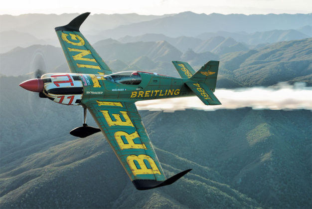Championnat Red Bull Air Race : Mike Brageot intègre la Breitling Racing Team