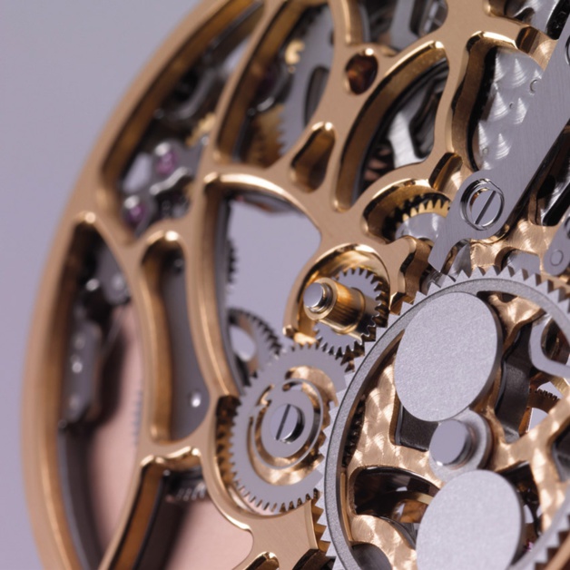 Vaucher : un calibre extra-plat à remontage manuel et tourbillon volant