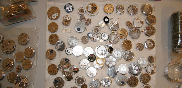 « Fake watches are for fake people ! » un slogan fort contre la contrefaçon des montres de luxe « Fake watches are for fake people ! » un slogan fort contre la contrefaçon des montres de luxe