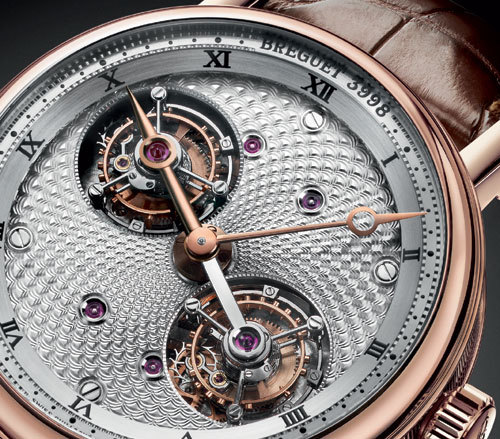 Breguet dévoile une nouvelle version de son célèbre Double Tourbillon… en or rose