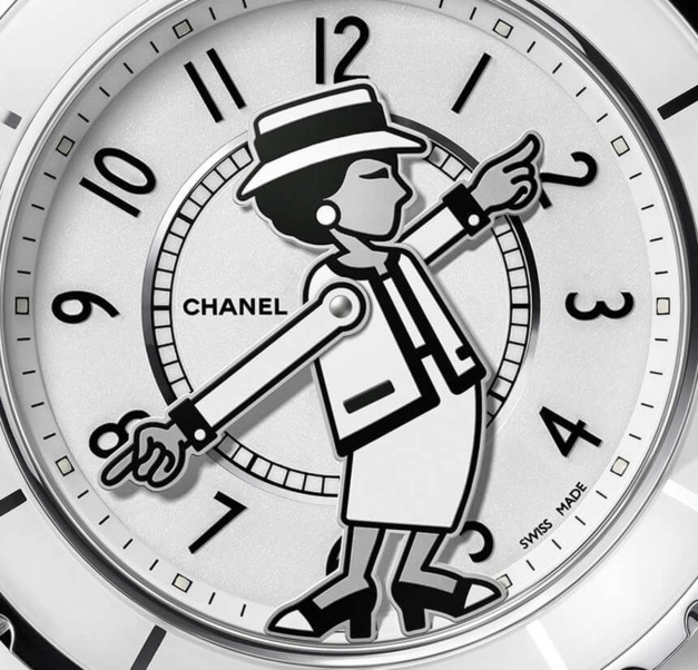 Chanel Mademoiselle J12 : dans les bras du temps Chanel Mademoiselle J12 : dans les bras du temps
