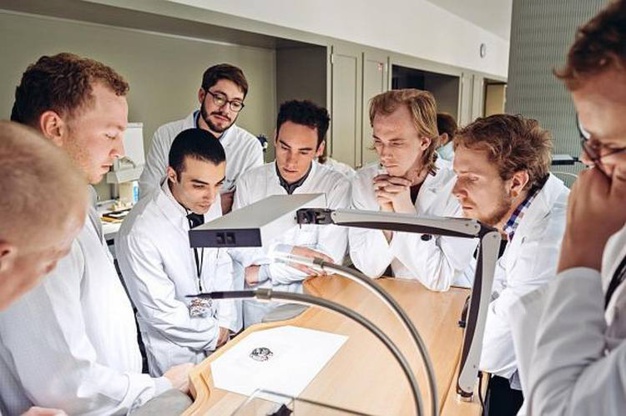 Lange & Söhne : lancement du concours d'excellence pour jeunes horlogers
