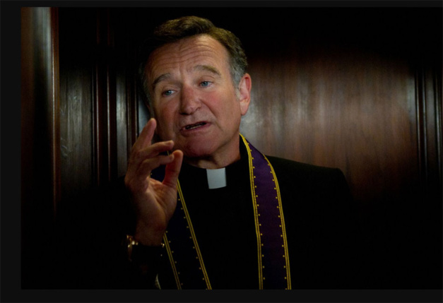 Un grand mariage : Robin Williams porte une Calibre en or de chez Cartier
