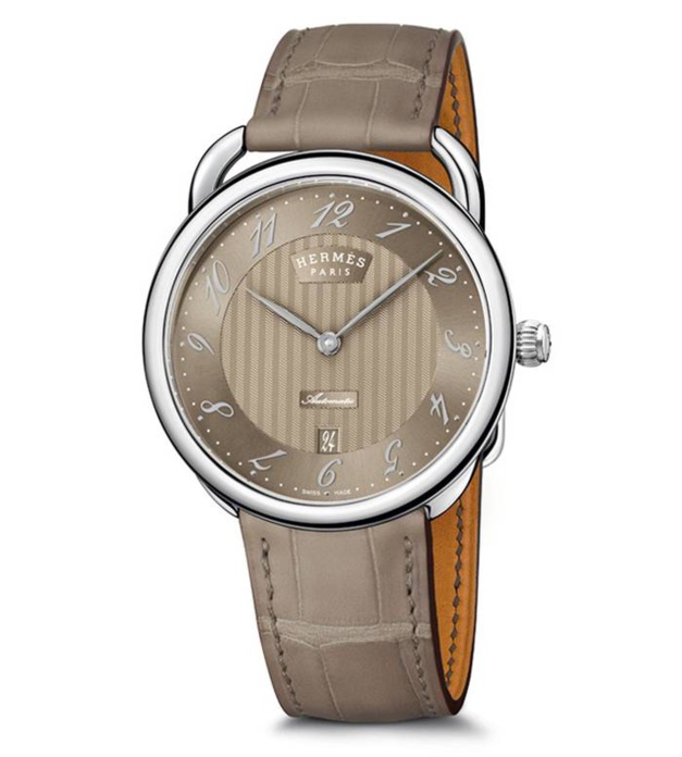 Hermès Arceau Très Grand Modèle : cadran noisette à chevron Hermès Arceau Très Grand Modèle : cadran noisette à chevron