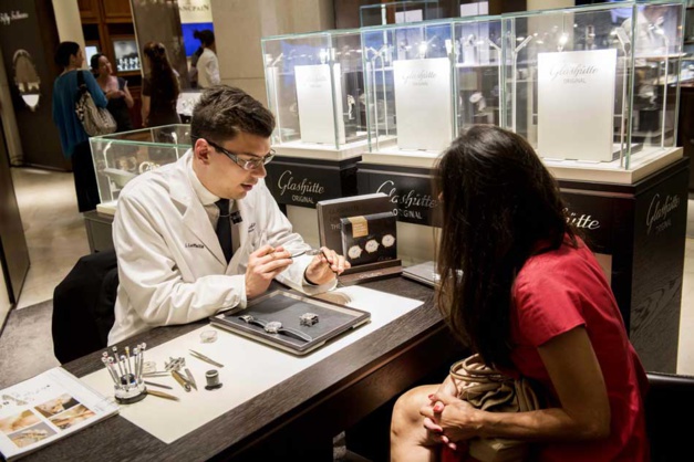 Bucherer reçoit le WatchClubHEC, premier club horloger du réseau HEC Bucherer reçoit le WatchClubHEC, premier club horloger du réseau HEC