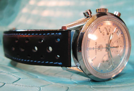Quand une « simple » couture suffit à personnaliser votre bracelet-montre… La chronique de l’Atelier du Bracelet Parisien Quand une « simple » couture suffit à personnaliser votre bracelet-montre… La chronique de l’Atelier du Bracelet Parisien