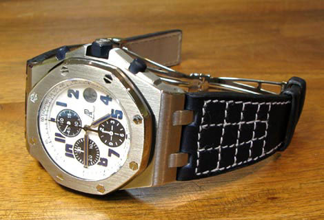 Quand une « simple » couture suffit à personnaliser votre bracelet-montre… La chronique de l’Atelier du Bracelet Parisien