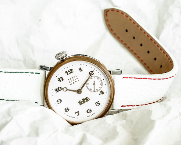 Terra Cielo Mare Toponi : montre d'état-major... décalée Terra Cielo Mare Toponi : montre d'état-major... décalée