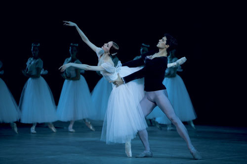 Le lac des cygnes au Bolchoï à Moscou Crédit photo Damir Yusopov