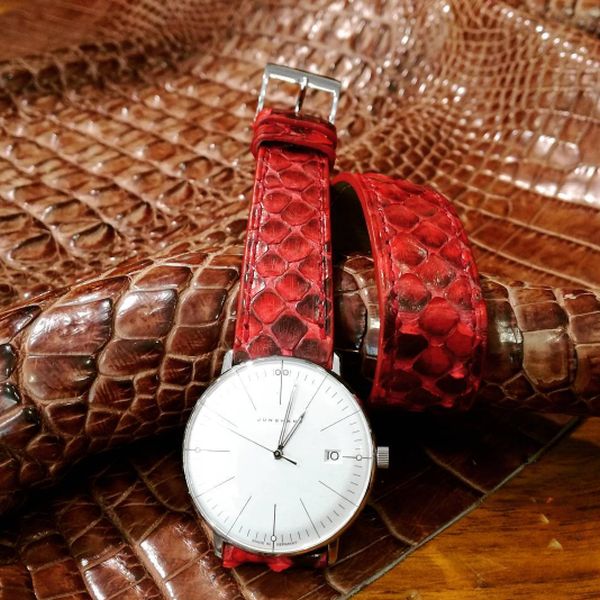 Des montres Junghans habillées par ABP Des montres Junghans habillées par ABP
