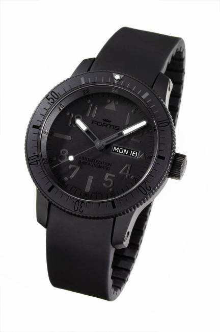 Fortis B-42 Black & Black date/jour automatique : noir c’est noir