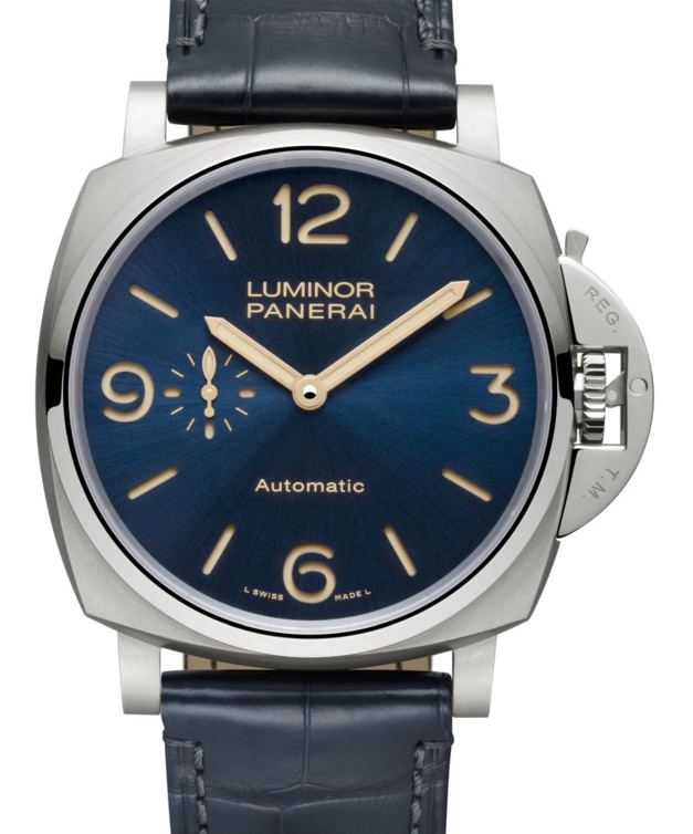 Panerai Luminor Due 3 jours "auto" en titane satiné et cadran bleu Panerai Luminor Due 3 jours "auto" en titane satiné et cadran bleu