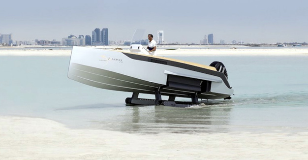 Corum devient amphibie avec Iguana Yachts Corum devient amphibie avec Iguana Yachts
