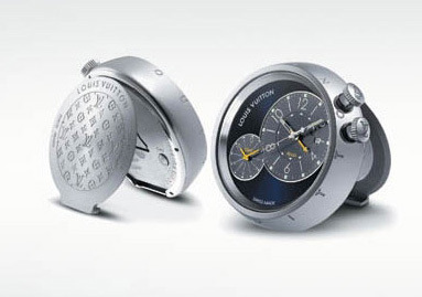 Louis Vuitton : réveil de voyage Tambour double fuseau horaire pour les voyageurs infatigables