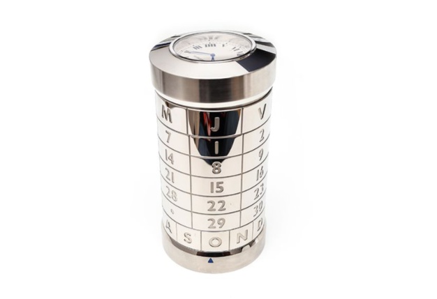 Cartier : pendulette boite à cigarettes et calendrier