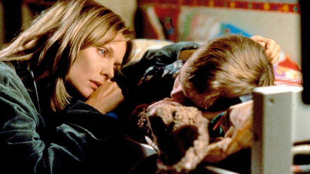 Aussi profond que l'océan : Michèle Pfeiffer porte une Omega vintage Aussi profond que l'océan : Michèle Pfeiffer porte une Omega vintage