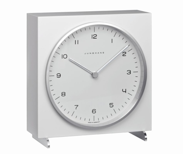 Junghans : le temps élégant des pendulettes de bureau Max Bill