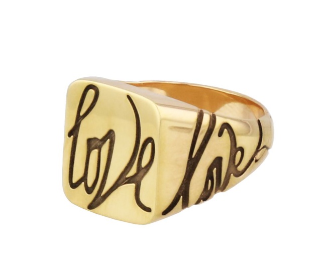 Talisman : les chevalières Arthus-Bertrand par le calligraphe Nicolas Ouchenir Talisman : les chevalières Arthus-Bertrand par le calligraphe Nicolas Ouchenir