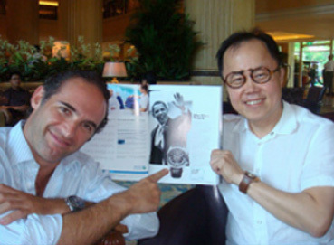Singapour, septembre 2009 : rencontre entre l’horloger Denis Asch et Bernard Cheong, collectionneur, expert et critique horloger singapourien