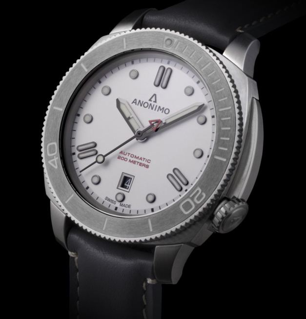 Anonimo Nautilo Bianco : habillée pour l'hiver