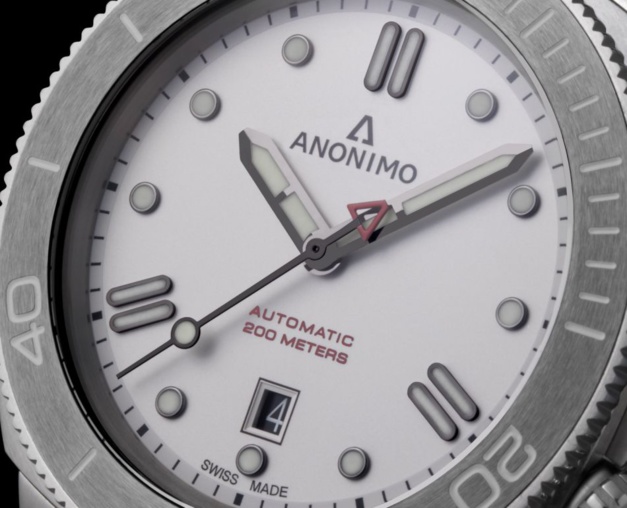 Anonimo Nautilo Bianco : habillée pour l'hiver Anonimo Nautilo Bianco : habillée pour l'hiver