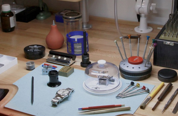 Collector Square ouvre son atelier de réparations horlogères Collector Square ouvre son atelier de réparations horlogères