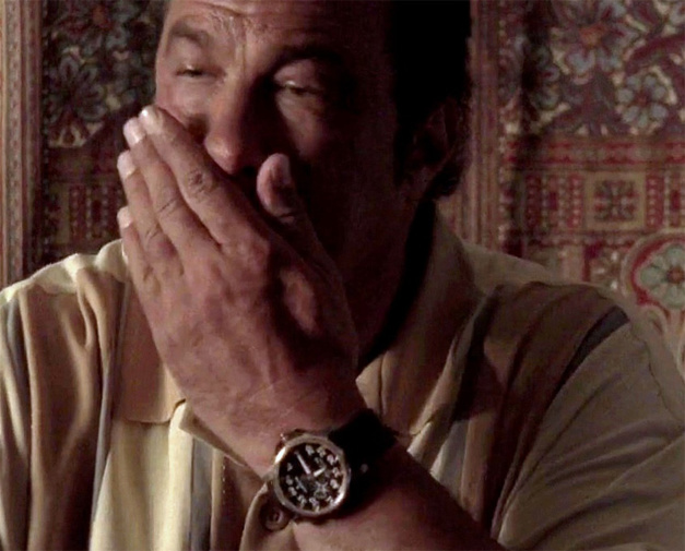 Jeu fatal : Steven Seagal porte une Corum Admiral