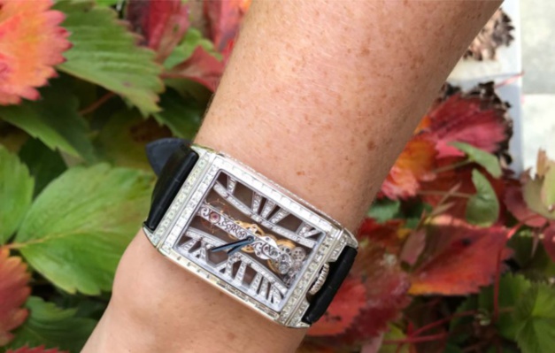 Corum Golden Bridge Rectangle Sertie : du grand art... déco Corum Golden Bridge Rectangle Sertie : du grand art... déco