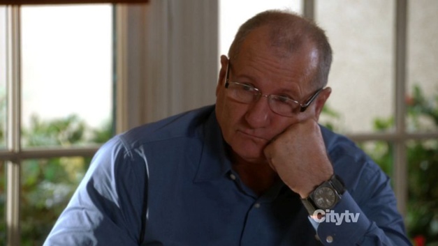 Modern Family : Ed O'Neill porte une montre Bell & Ross BR 01 kaki