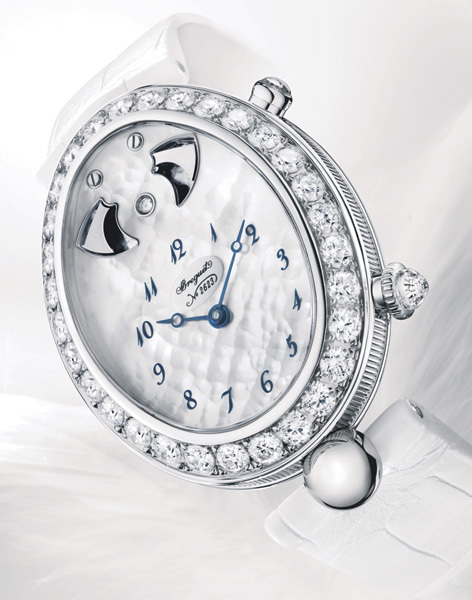 Breguet Reine de Naples 8978, Sonnerie au passage : quand la haute horlogerie s’adresse aux femmes…