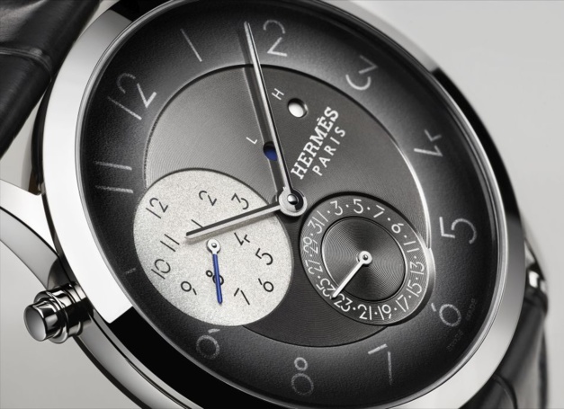 La Slim d'Hermès part en voyage d'affaires grâce à sa fonction GMT La Slim d'Hermès part en voyage d'affaires grâce à sa fonction GMT