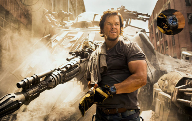 Transformers The last knight : Mark Wahlberg porte une Breitling Cockpit B50