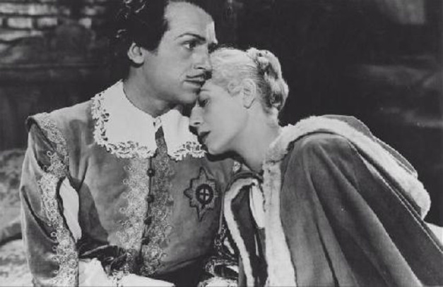 L'exilé : Rita Closet porte une montre Omega L'exilé : Rita Closet porte une montre Omega