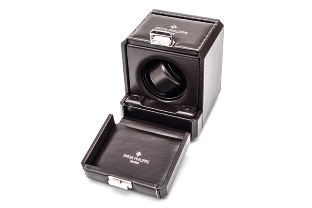 Old time heure : et pourquoi pas un watchwinder Patek Philippe pour votre Nautilus ?
