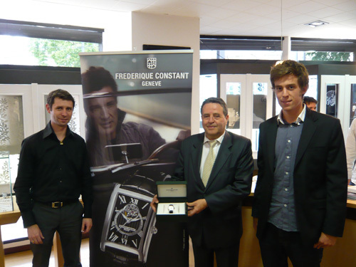 Frédérique Constant solidaire de la construction de pompes à eau en Afrique Frédérique Constant solidaire de la construction de pompes à eau en Afrique