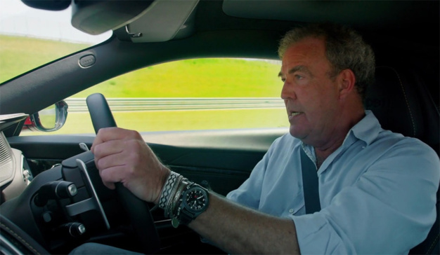The Grand Tour : Jeremy Clarkson porte un chrono Top Gun IWC