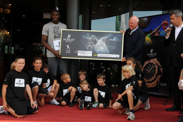 Usain Bolt court chez Hublot pour un événement caritatif Usain Bolt court chez Hublot pour un événement caritatif