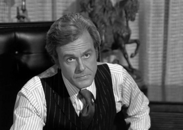 Columbo épisode Faux témoin : Robert Culp porte une Rolex GMT Master en or jaune