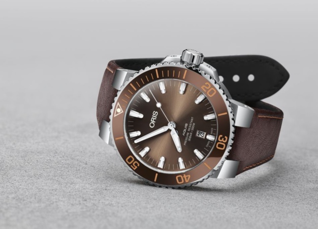 Oris Aquis Date : du brun et du vert