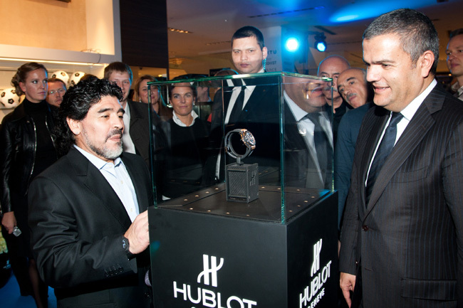 Hublot, Diego Maradona et le « Défi russe »… Et une nouvelle Hublot Big Bang Maradona en série limitée Hublot, Diego Maradona et le « Défi russe »… Et une nouvelle Hublot Big Bang Maradona en série limitée