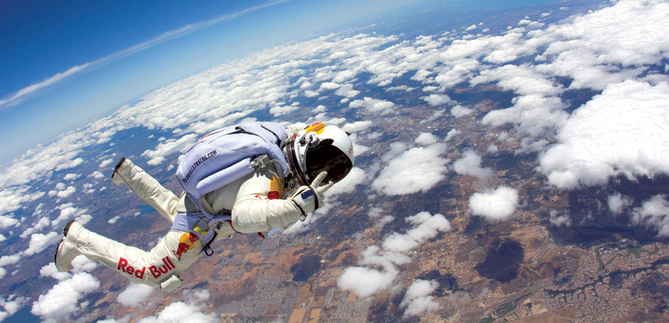 Felix Baumgartner associé à Zenith pour franchir le mur du son avec son corps… Felix Baumgartner associé à Zenith pour franchir le mur du son avec son corps…